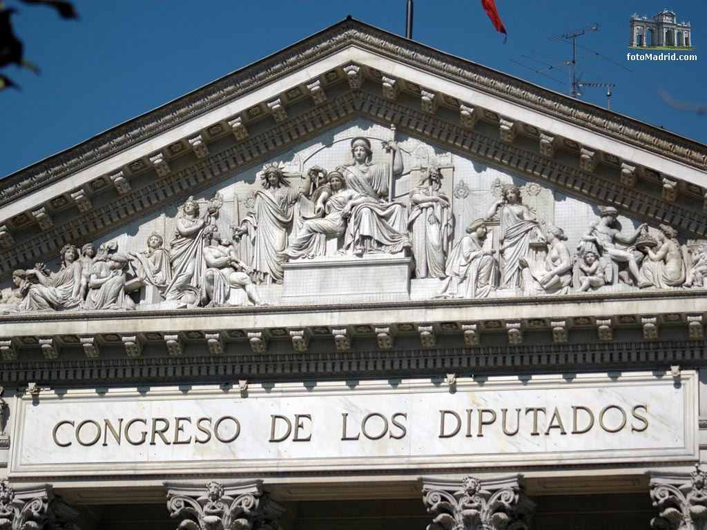Frontispicio y capiteles del Congreso de los Diputados