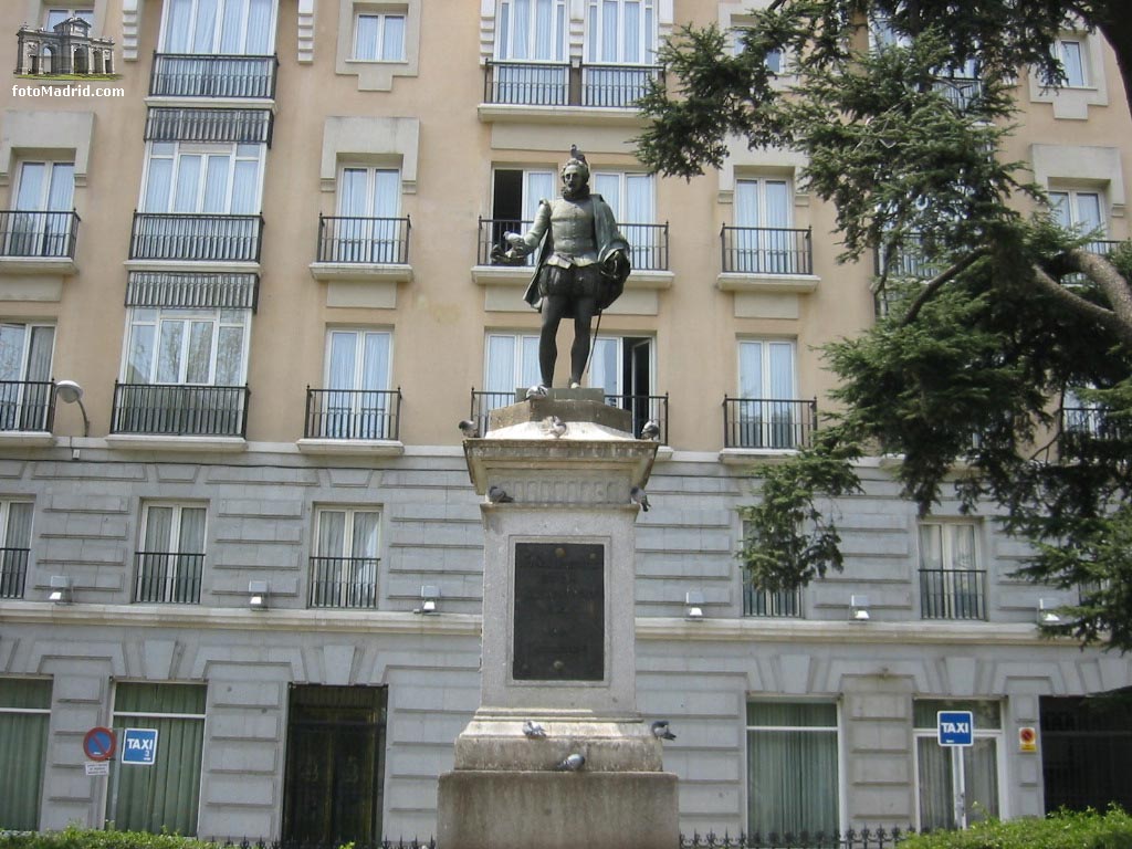 Estatua Miguel de Cervantes Saavedra