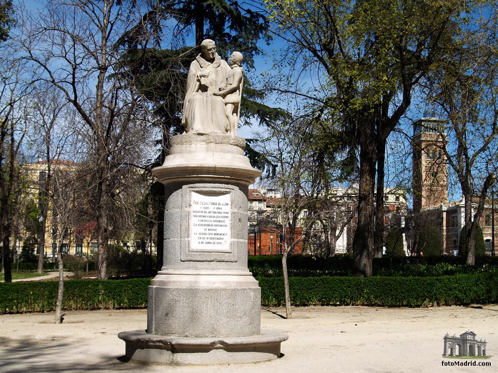 Monumento a Fray Pedro Ponce de Len