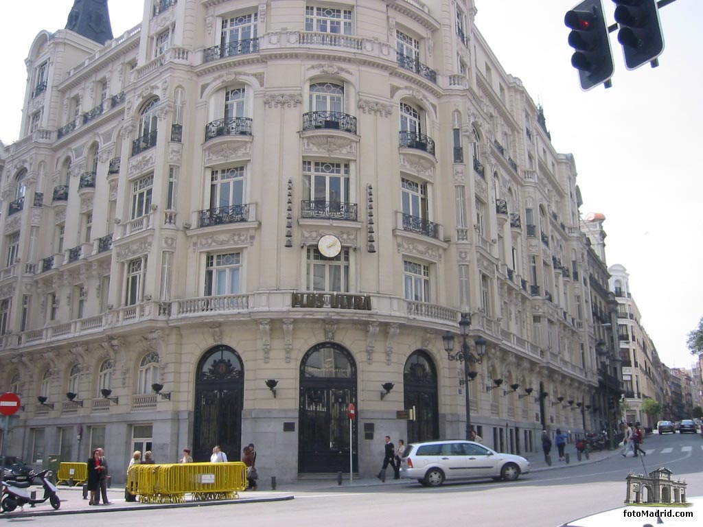 Edificio Seguros Plus Ultra